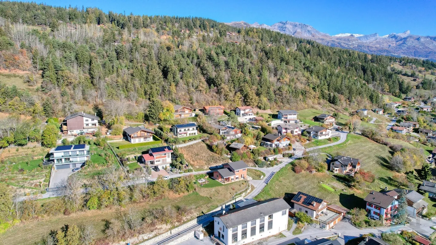 EXCLU Magnificent building plot of 507m² for main residence - Photo 4 of 8