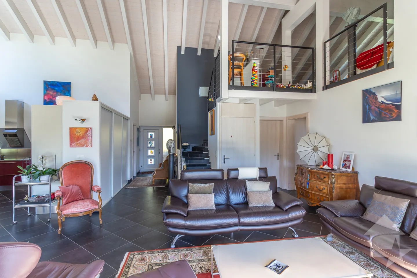 Splendida proprietà con villa di 7,5 stanze di 319 m2 abitabili - Foto 6 di 13