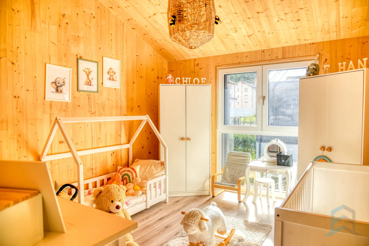 Exclusive detached villa with 5 ½ rooms and garden in Aproz - Photo 9 of 13