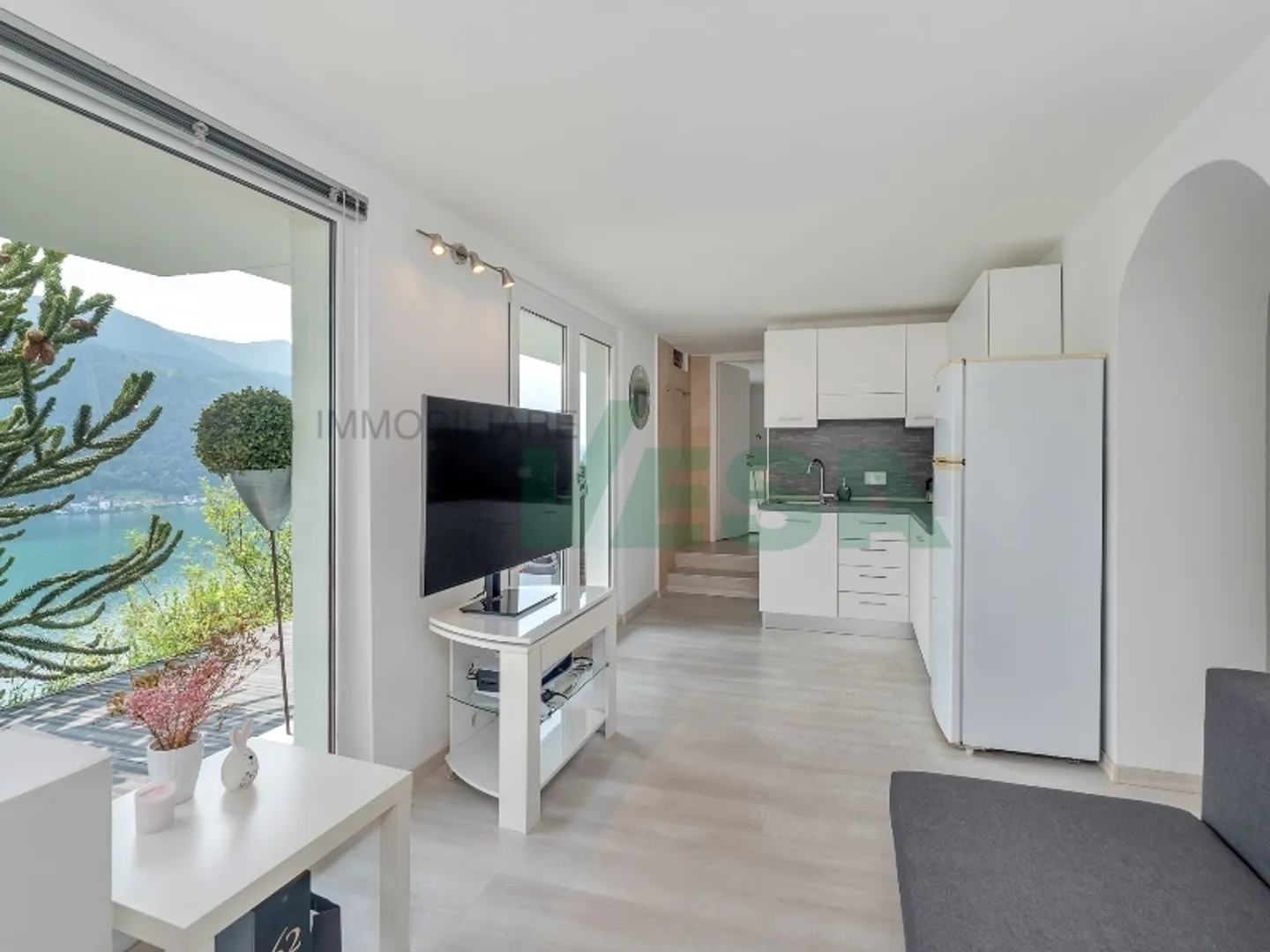 Affascinante proprietà con vista spettacolare e in zona tranquilla - Photo 6 of 13