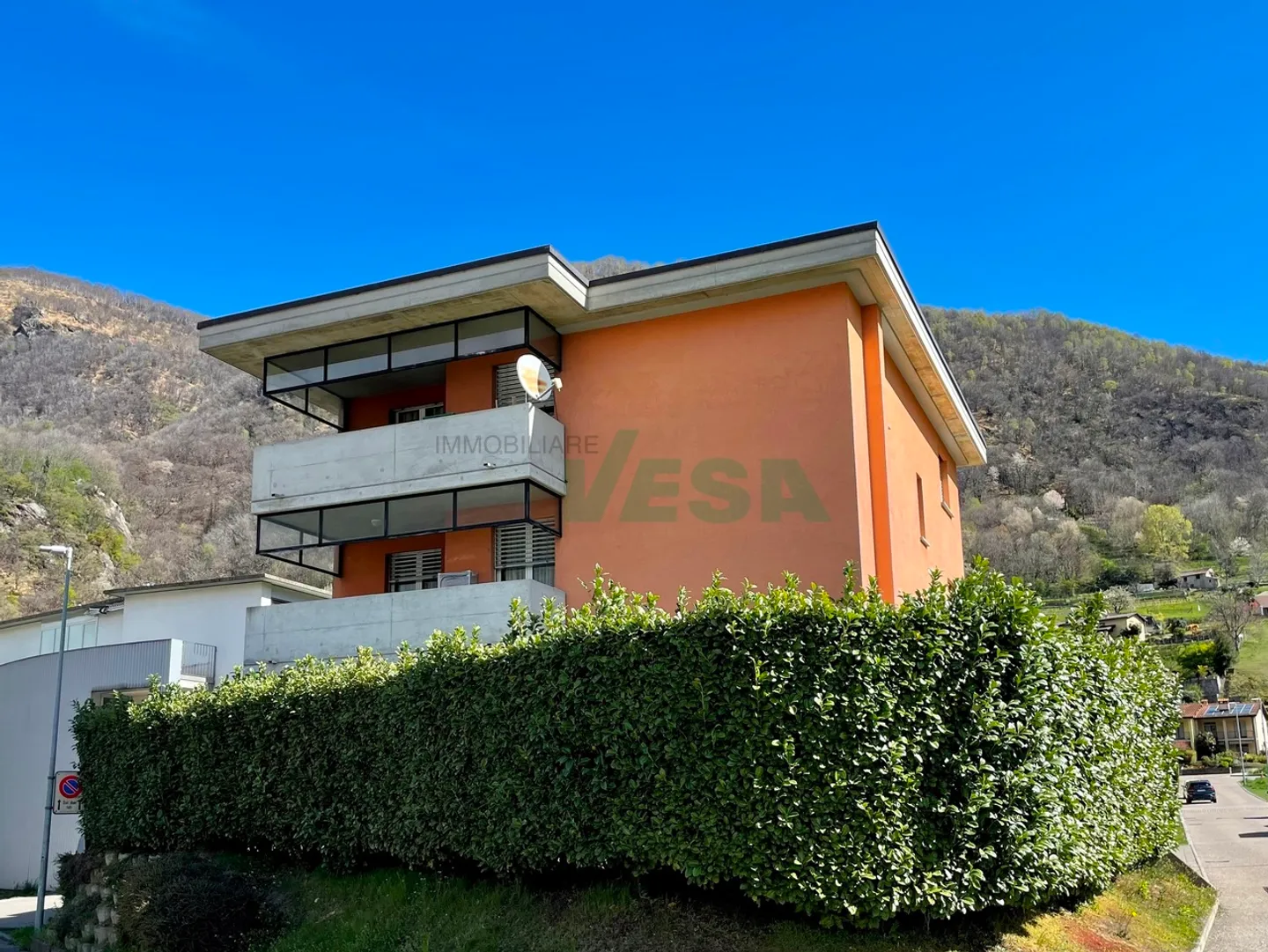 Small and well-maintained residential building with only 3 apartments - Photo 4 of 5