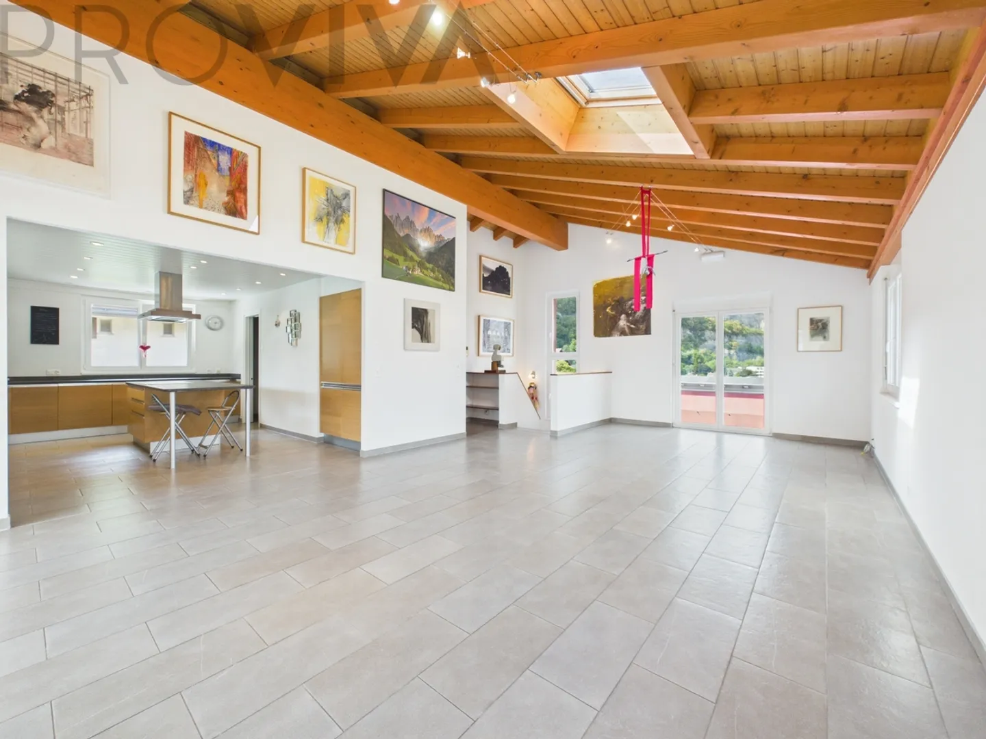 Familienhaus mit Panoramablick auf die Alpen - Photo 1 sur 8
