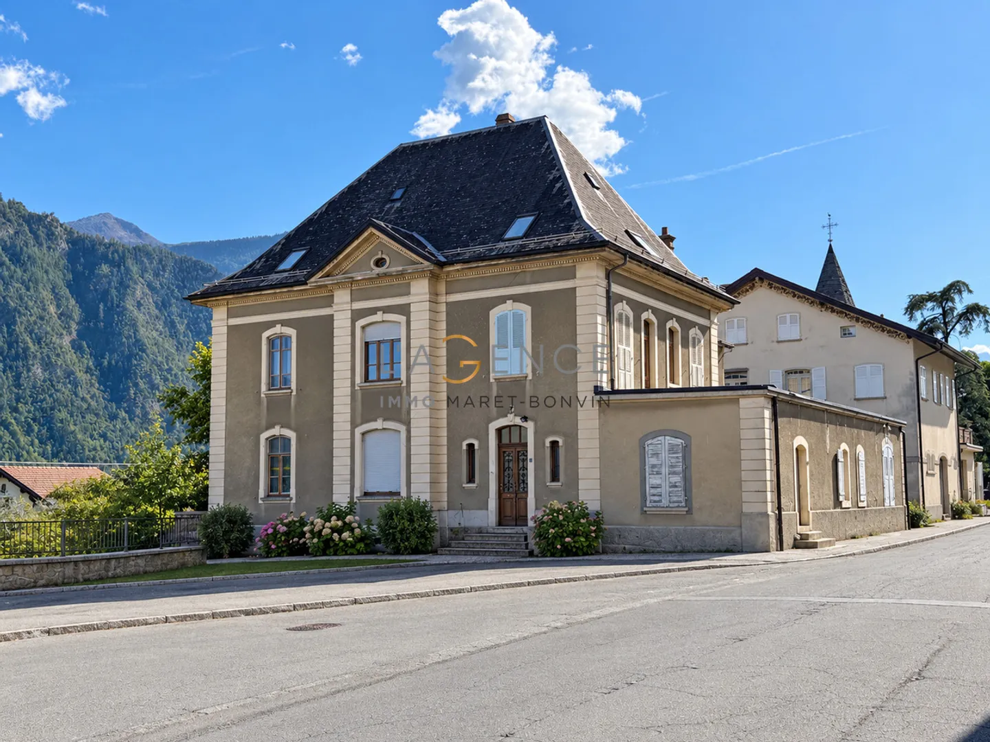 Character Manor in Saint-Pierre - Photo 1 of 2