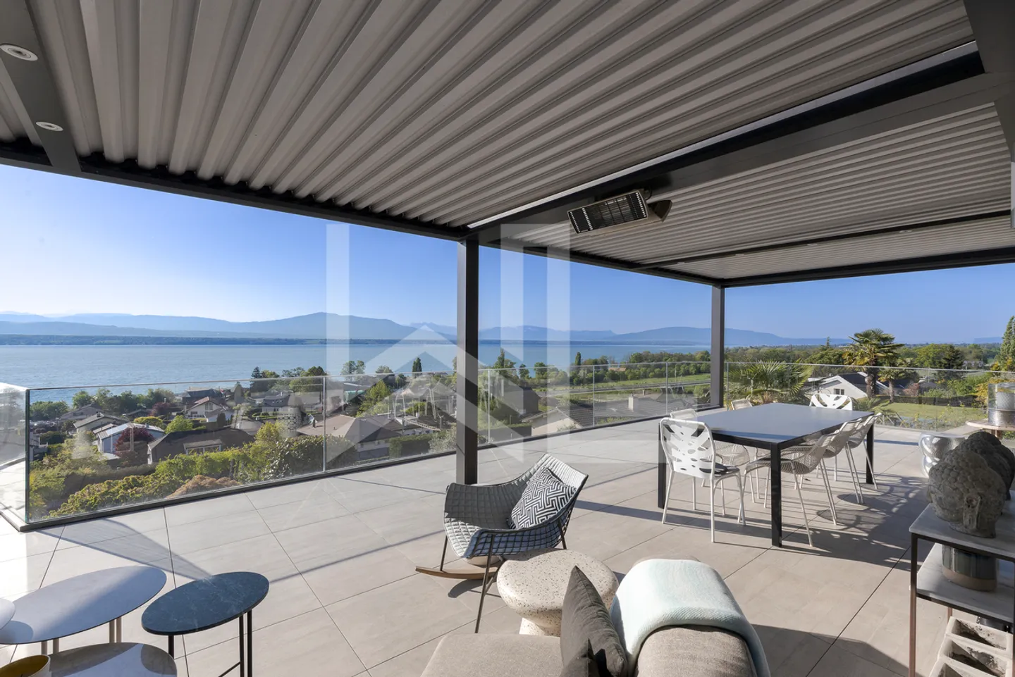 Propriété contemporaine d'exception - Vue panoramique lac - Photo 1 sur 13