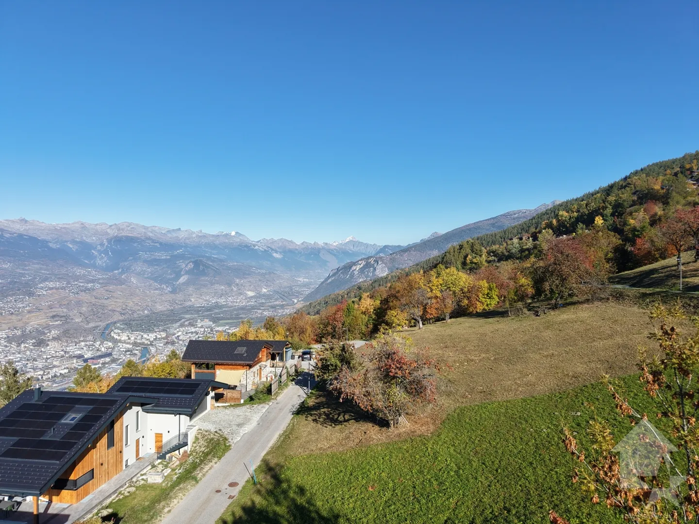 4.5-room attic in Veysonnaz with large panoramic terrace - Photo 4 of 5