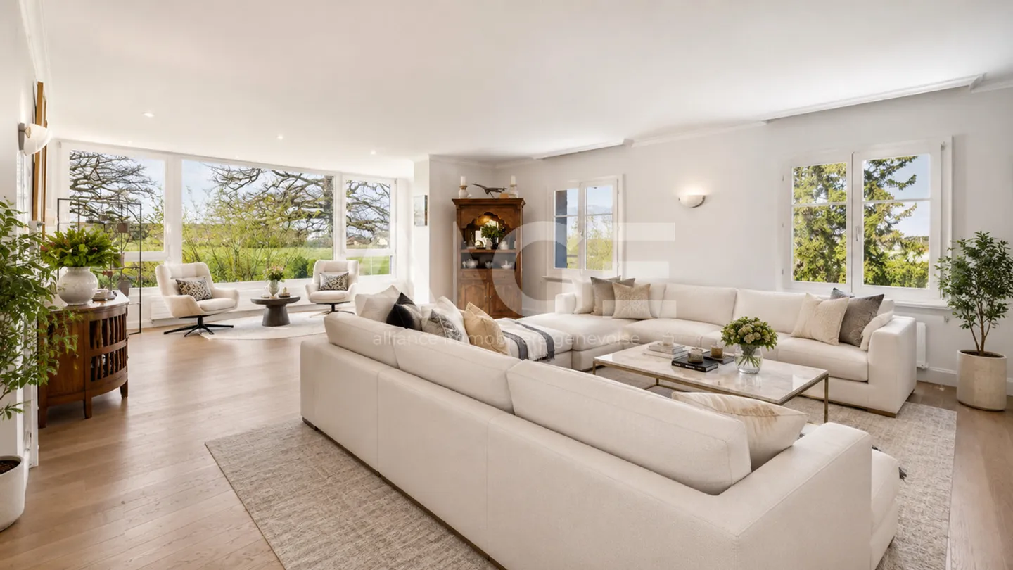 Villa spacieuse avec appartements - Photo 2 sur 4
