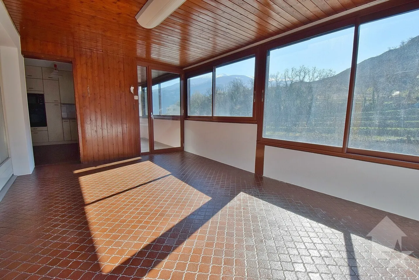 Villa spaziosa con doppio box vicino al centro di Sion! - Foto 7 di 13