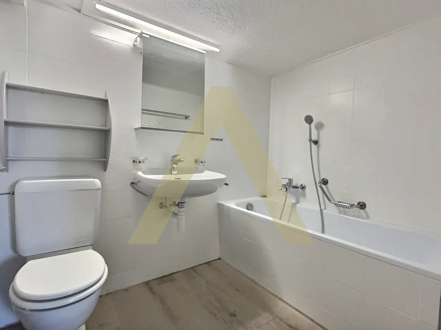 Casa parzialmente ristrutturata con grande potenziale di ampliamento - Foto 8 di 9