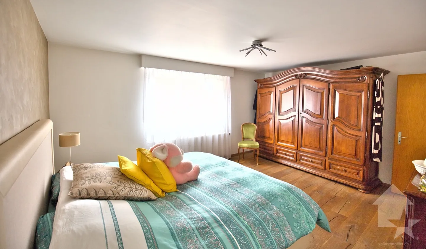 4,5-Zimmer-Wohnung mit Garage + Parkplatz, kleine PPE 2 Wohnungen - Foto 10 von 13