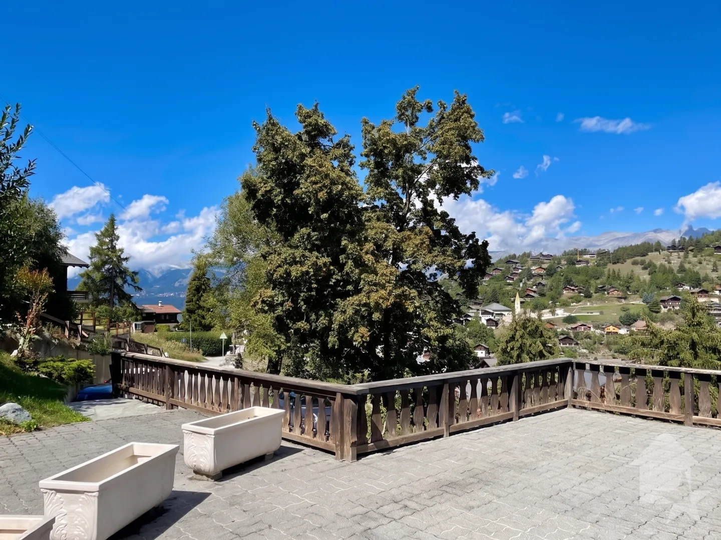 Au coeur de la station, agréable 2.5 pièces avec une grande terrasse - Photo 10 sur 13