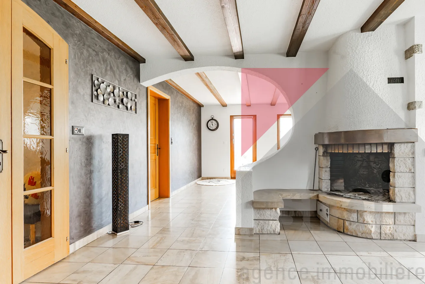Bequeme Villa mit unabhängigem Studio, Grundstück von 1055m2 - Foto 7 von 13