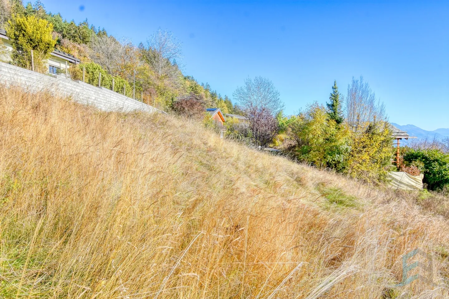EXCLU Magnificent building plot of 507m² for main residence - Photo 7 of 8