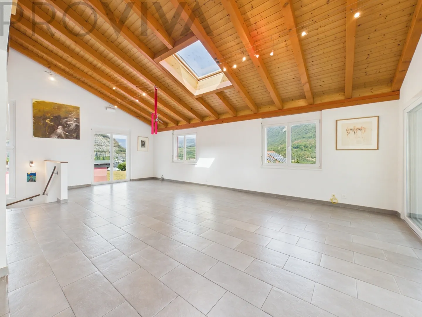 Familienhaus mit Panoramablick auf die Alpen - Photo 3 sur 8
