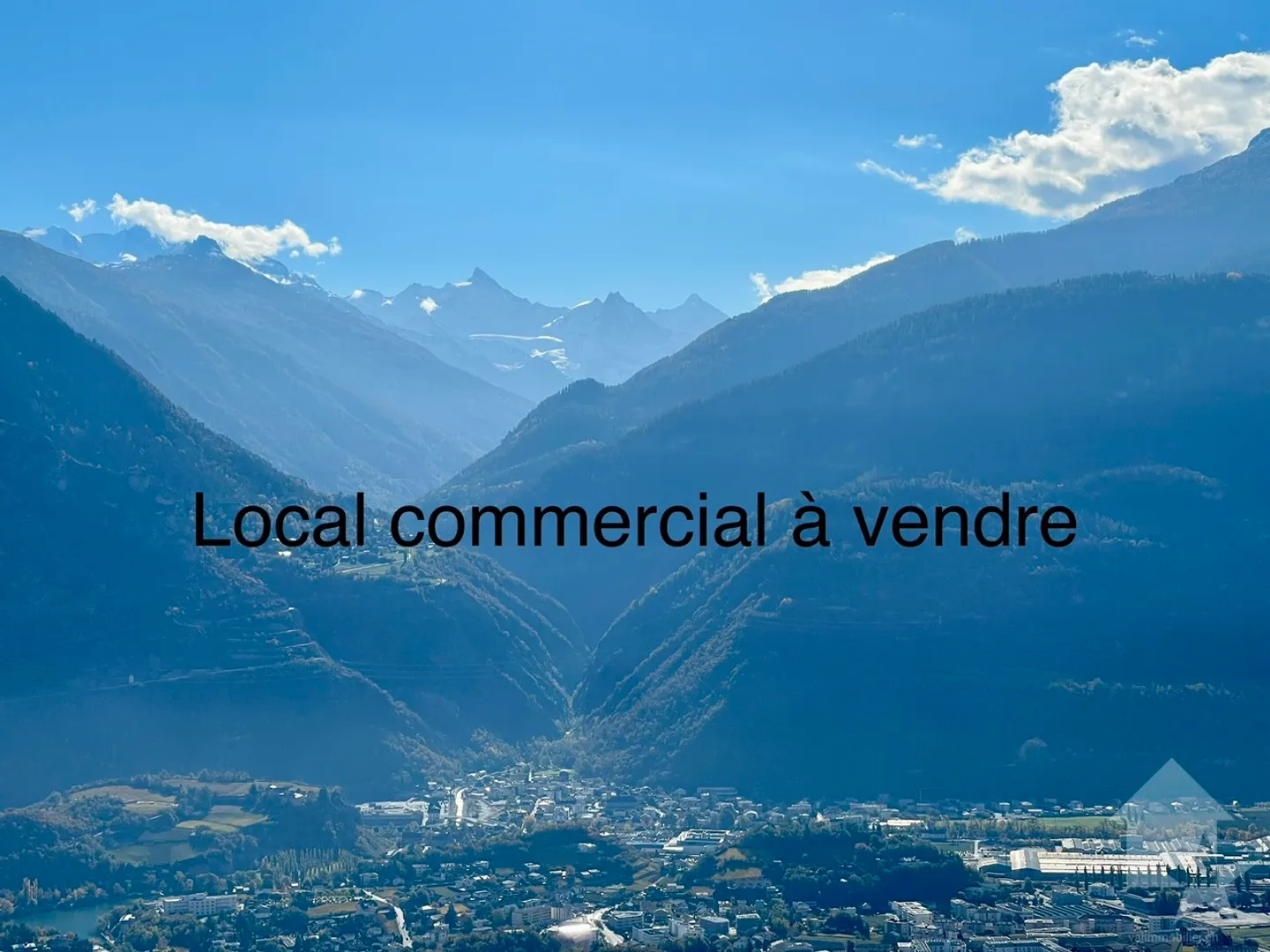 Spazio commerciale di 550 m2 su 2 livelli, venduto affittato fino alla fine del 2029 - Foto 1 di 1