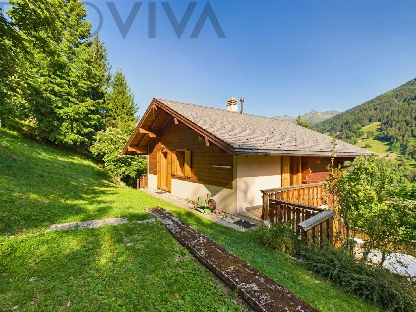 Chalet in Val d'Hérens - View, Charm & Proximity to Ski Areas - Photo 2 of 8