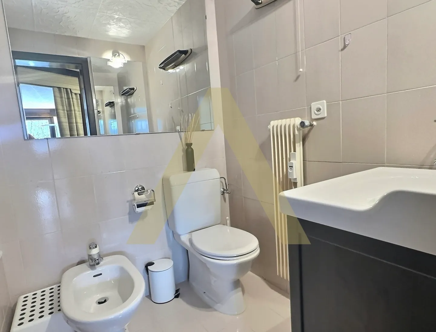 Beautiful apartment near the center in a very quiet area - Photo 6 of 8