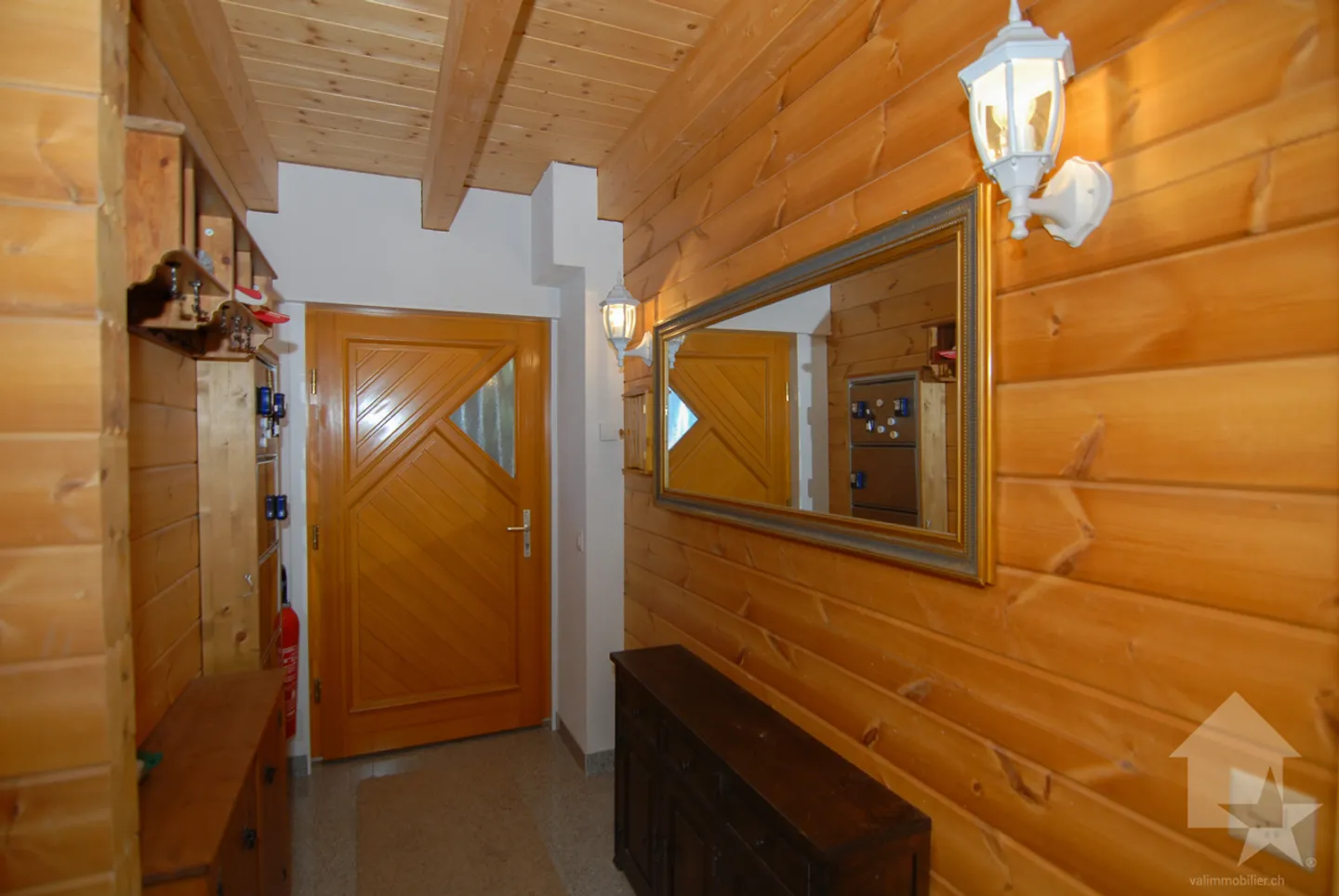 Chalet mit 6,5 Zimmern, das von einer atemberaubenden Aussicht profitiert - Foto 10 von 13
