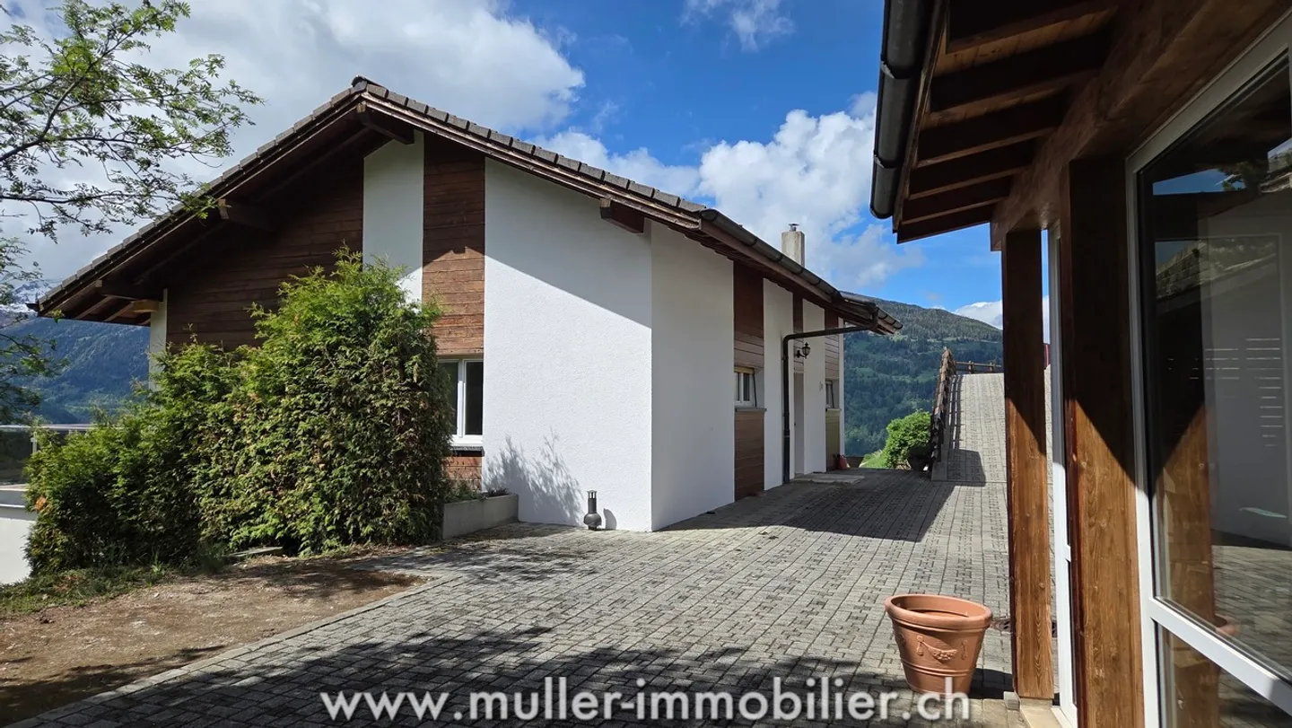 Stunning villa with breathtaking view, in the municipality of Mont-Noble - Photo 3 of 13