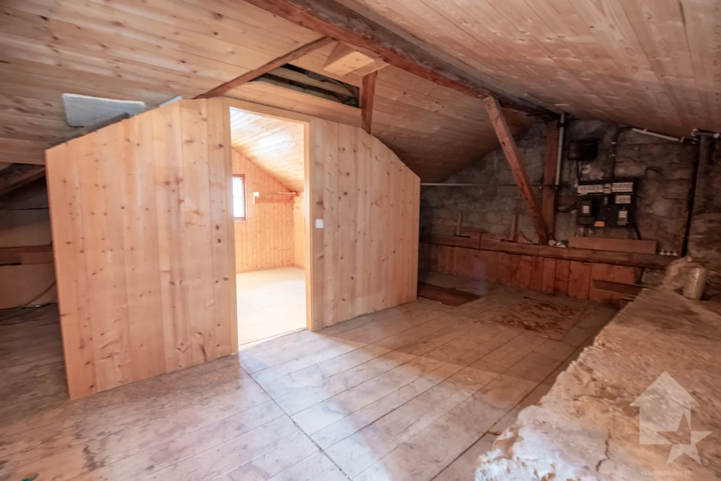 Maison villageoise avec grange - Photo 11 sur 13