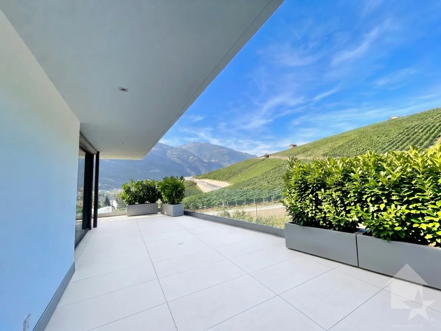 Appartement contemporain sur les hauts de Sierre avec vue panoramique - Foto 2 di 13