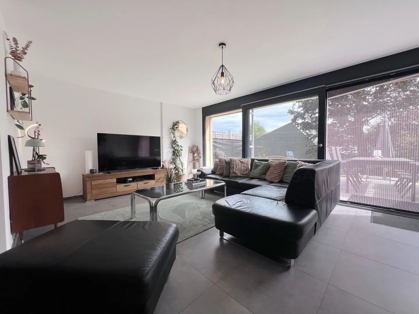 Maison mitoyenne contemporaine de 4.5 pièces - Photo 1 of 12