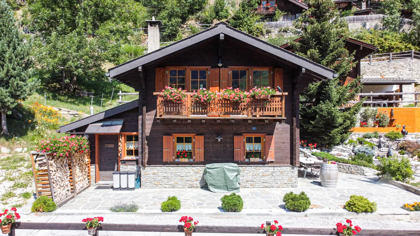 Chalet Charmant avec Jardin - Photo 1 sur 13