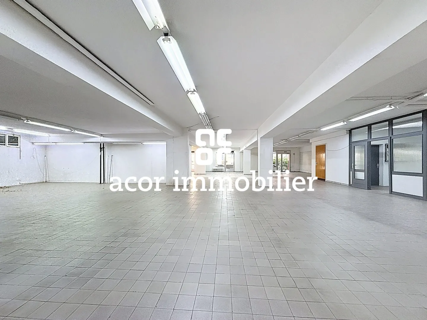 Spazio commerciale con buona visibilità a Nord di Sion! - Foto 3 di 3