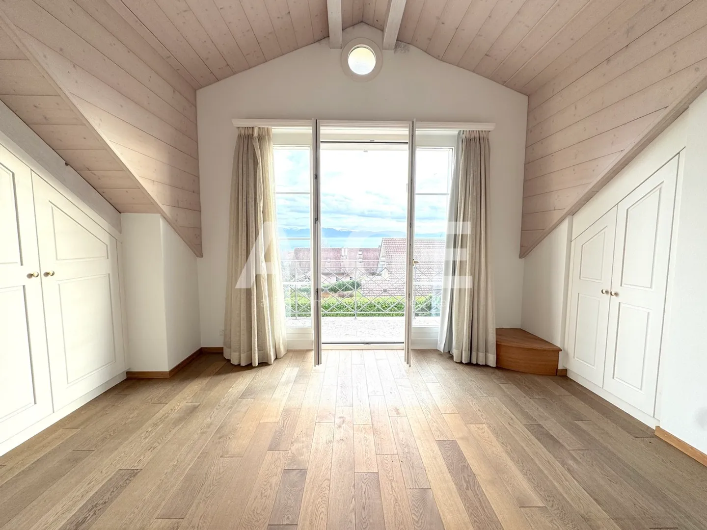 Superbe villa sur parcelle de 2'600m2 avec dépendance de 80m2 - Photo 7 sur 9