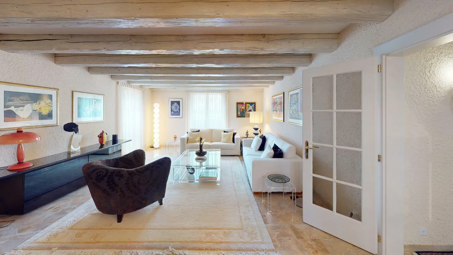 398 m2 abitabili - Casa familiare completamente ristrutturata! - Foto 1 di 5
