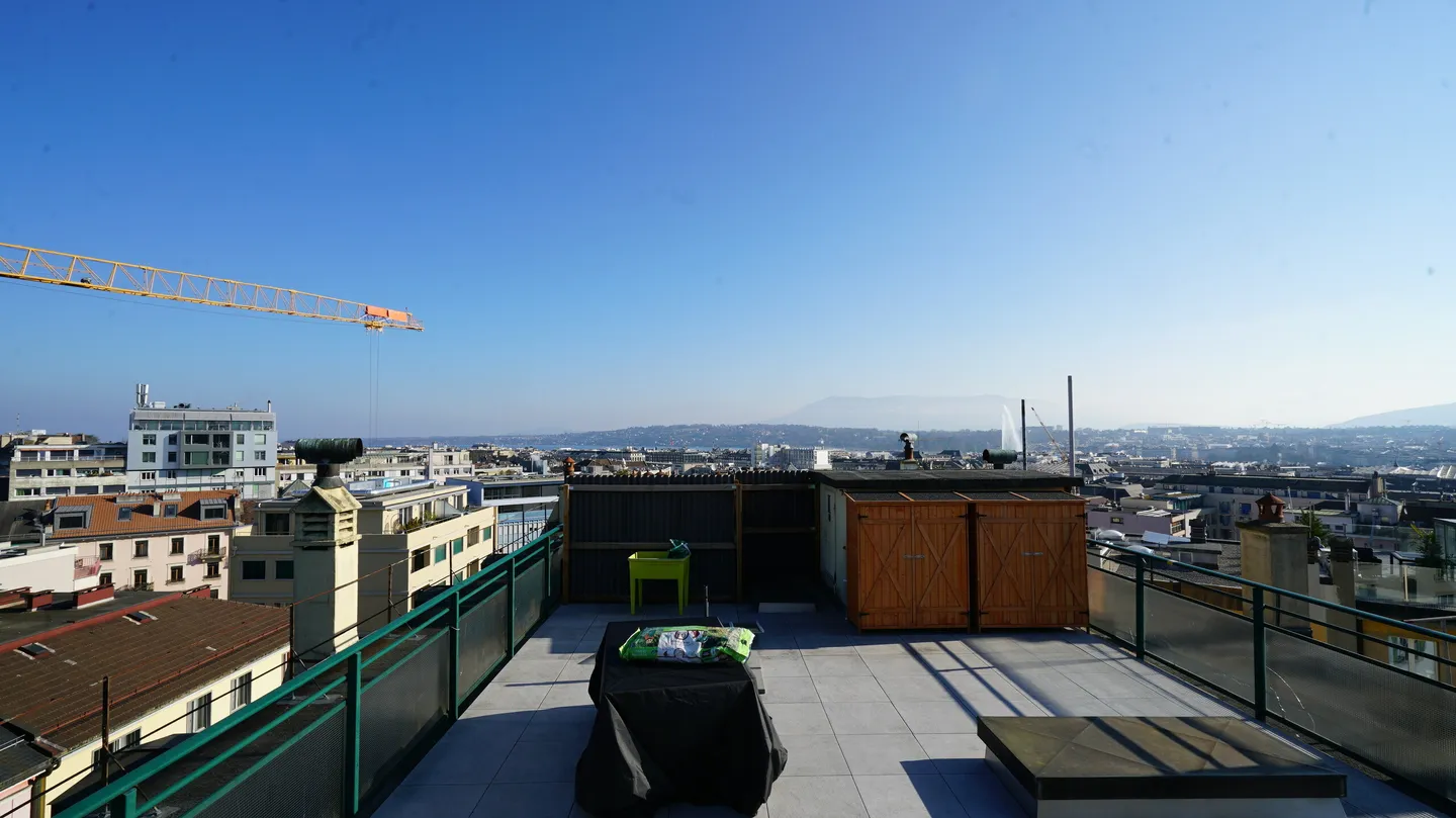 Vente en nom d'un lot de quatre appartements. - Photo 2 of 4