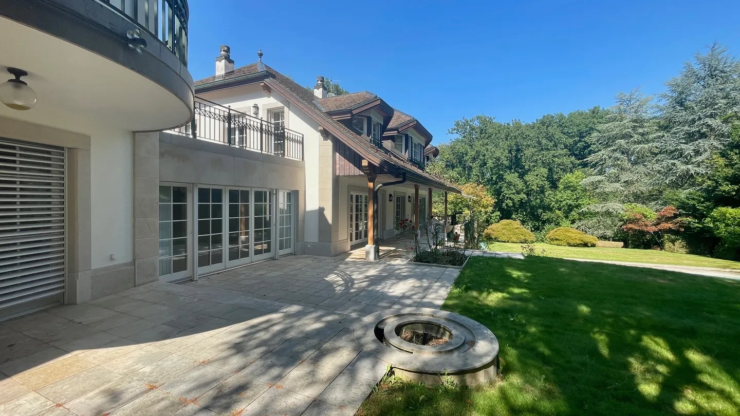 Sumptuous villa with pool - right bank - Photo 2 of 4