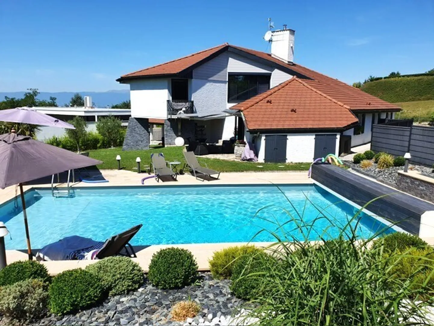 Individual Villa with Pool - Thônex / Neighboring France - Photo 2 of 13