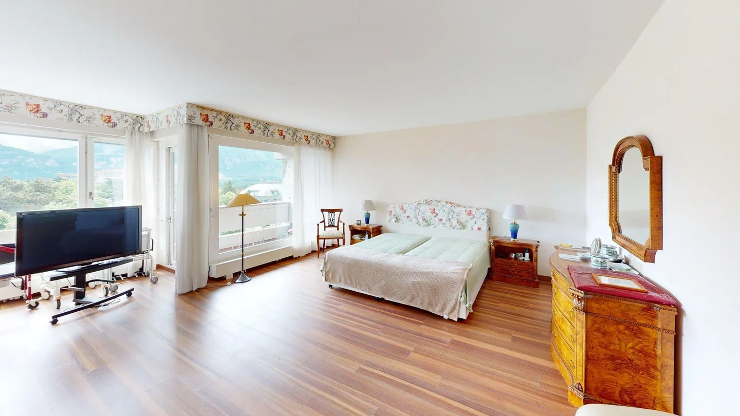 Large apartment between Parc Bertrand and Malagnou. - Photo 6 of 6