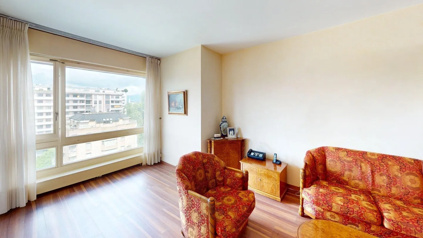 Large apartment between Parc Bertrand and Malagnou. - Photo 2 of 6