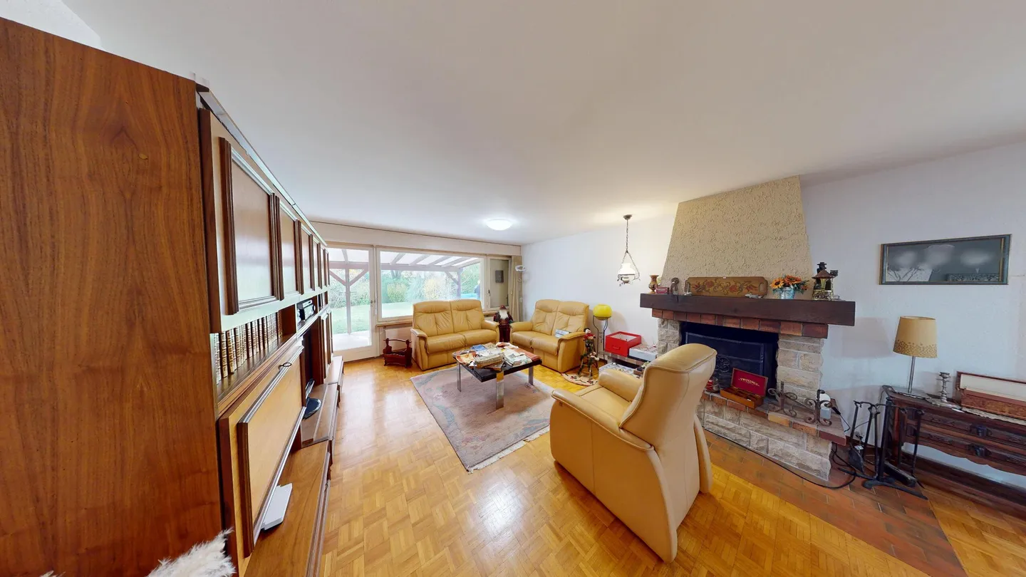 Commugny - Einfamilienhaus auf schönem bewaldeten Grundstück. - Foto 8 von 13