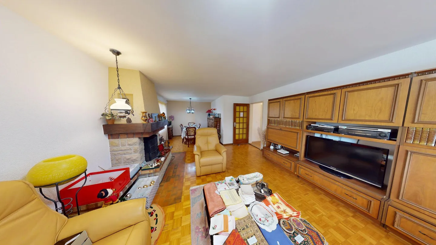 Commugny - Einfamilienhaus auf schönem bewaldeten Grundstück. - Foto 9 von 13