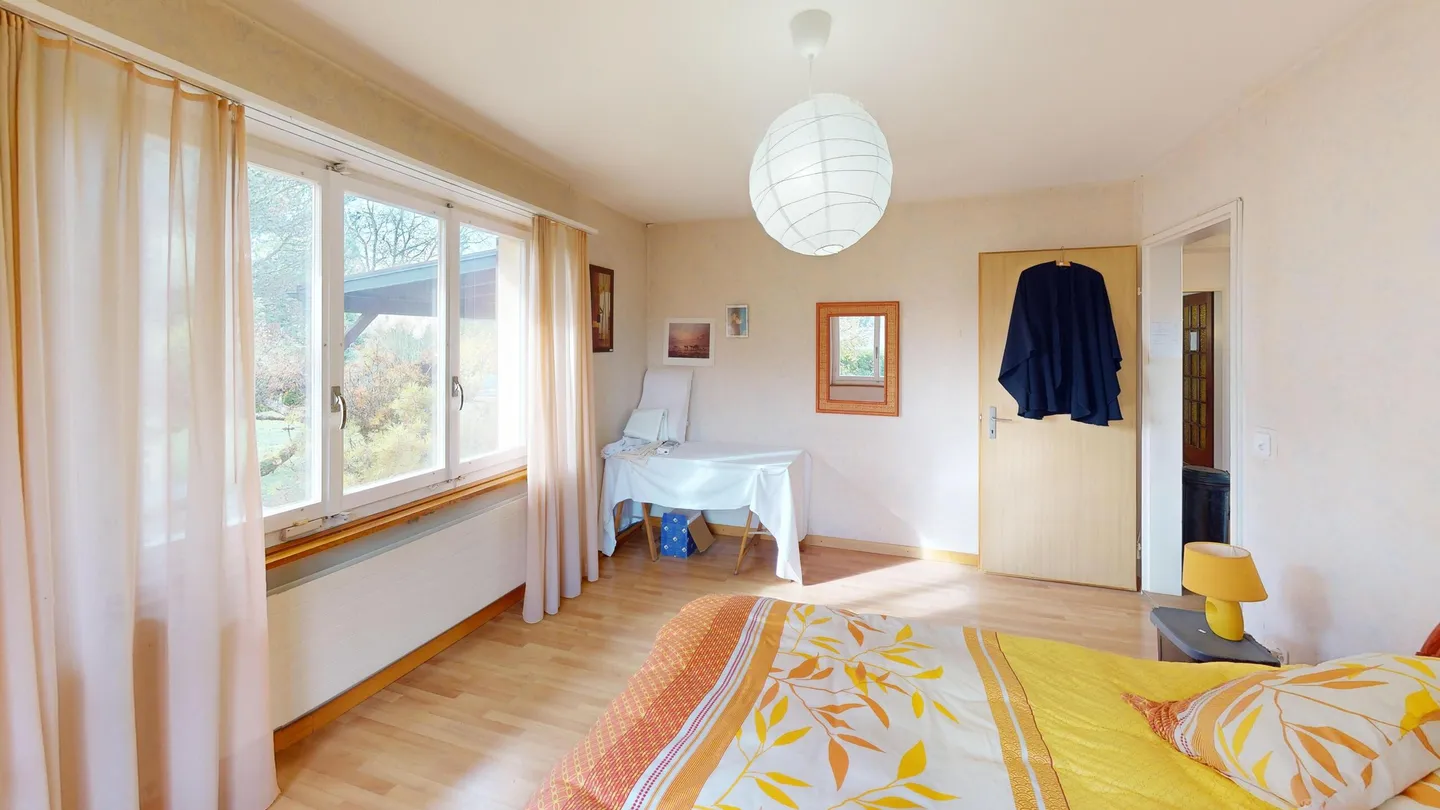 Commugny - Einfamilienhaus auf schönem bewaldeten Grundstück. - Foto 12 von 13