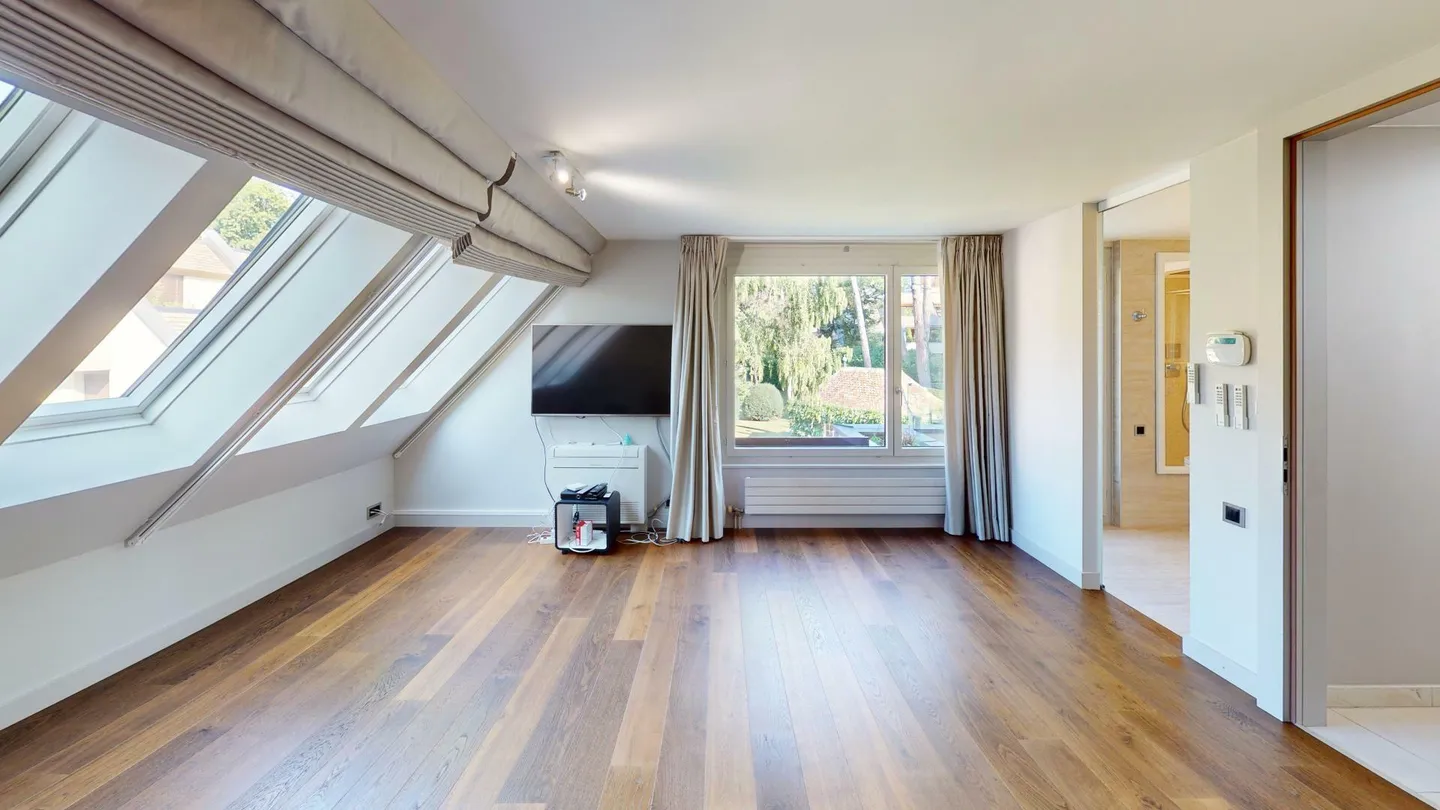 Elegante Duplex-Penthouse con grandi terrazze e parco sicuro. - Foto 3 di 13