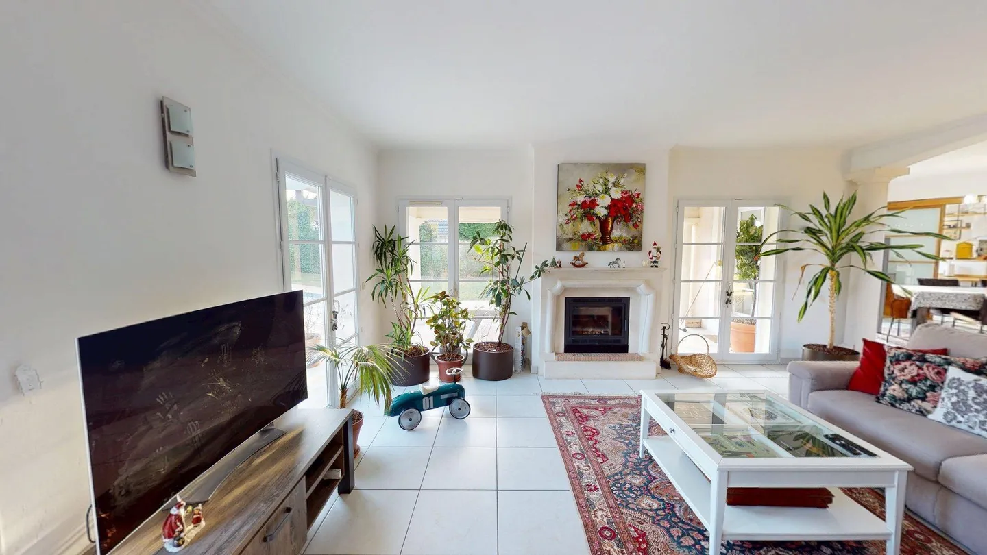 Linke Ufer - Individuelle Villa mit Schwimmbad. - Foto 4 von 8