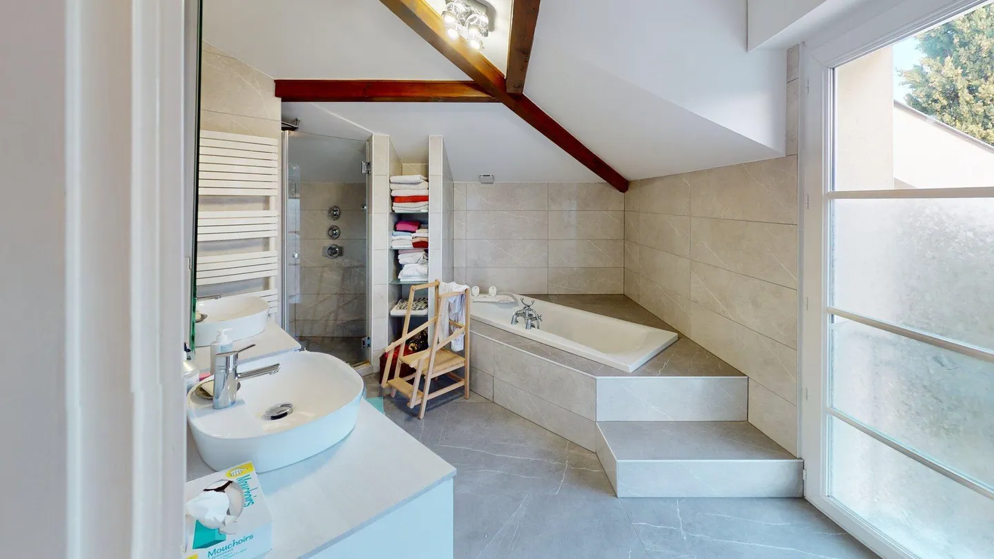 Linke Ufer - Individuelle Villa mit Schwimmbad. - Foto 7 von 8