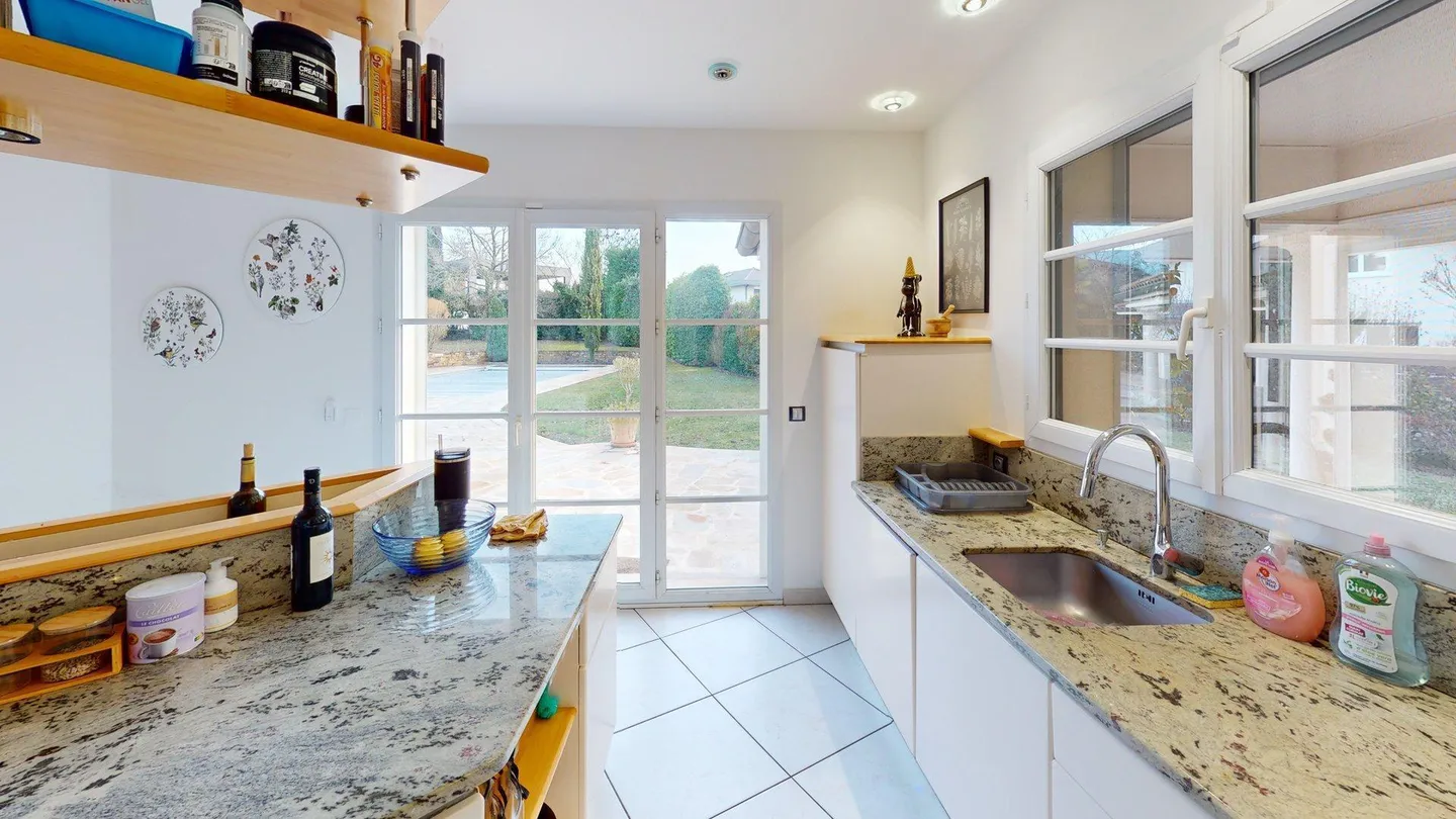 Linke Ufer - Individuelle Villa mit Schwimmbad. - Foto 5 von 8