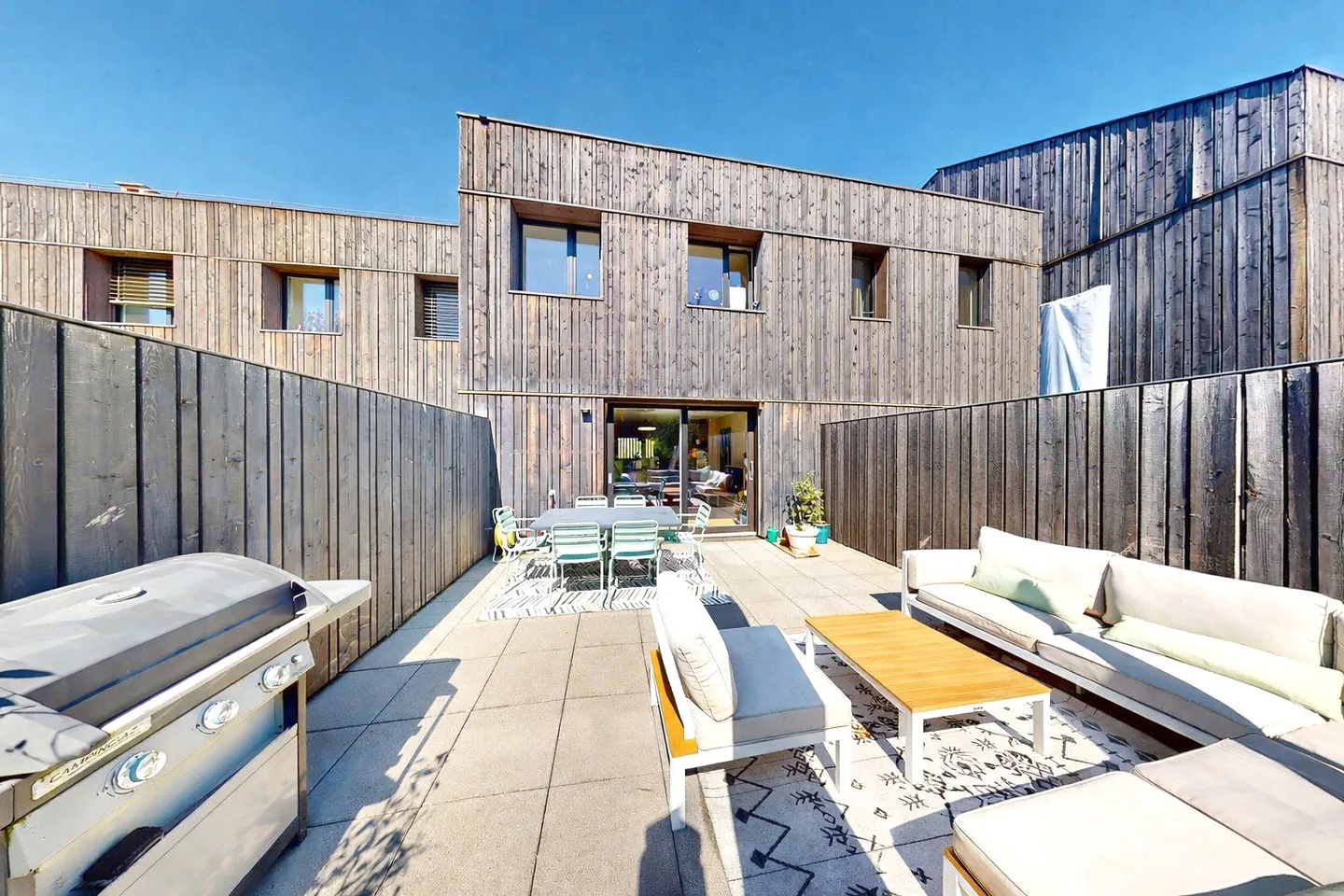 TRIPLEX AVEC REZ-INFÉRIEUR - TERRASSE - PARKINGS EN SOUS-SOL - Foto 1 di 10