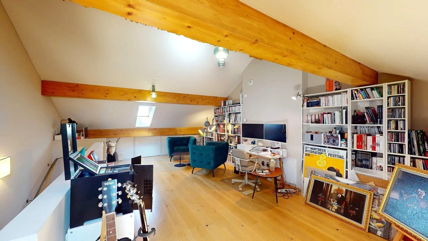 TRIPLEX AVEC REZ-INFÉRIEUR - TERRASSE - PARKINGS EN SOUS-SOL - Foto 6 di 10