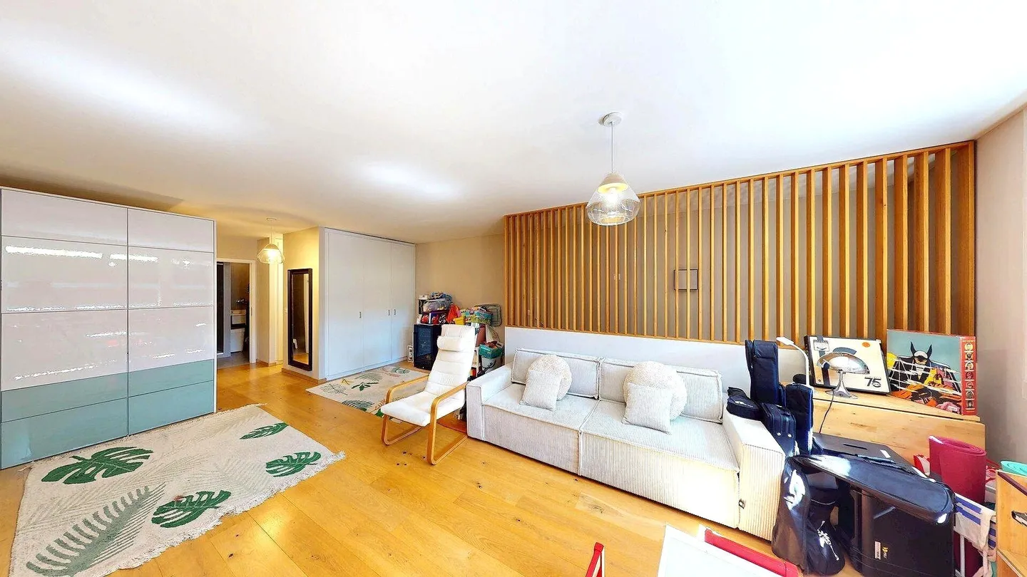 TRIPLEX AVEC REZ-INFÉRIEUR - TERRASSE - PARKINGS EN SOUS-SOL - Foto 7 di 9