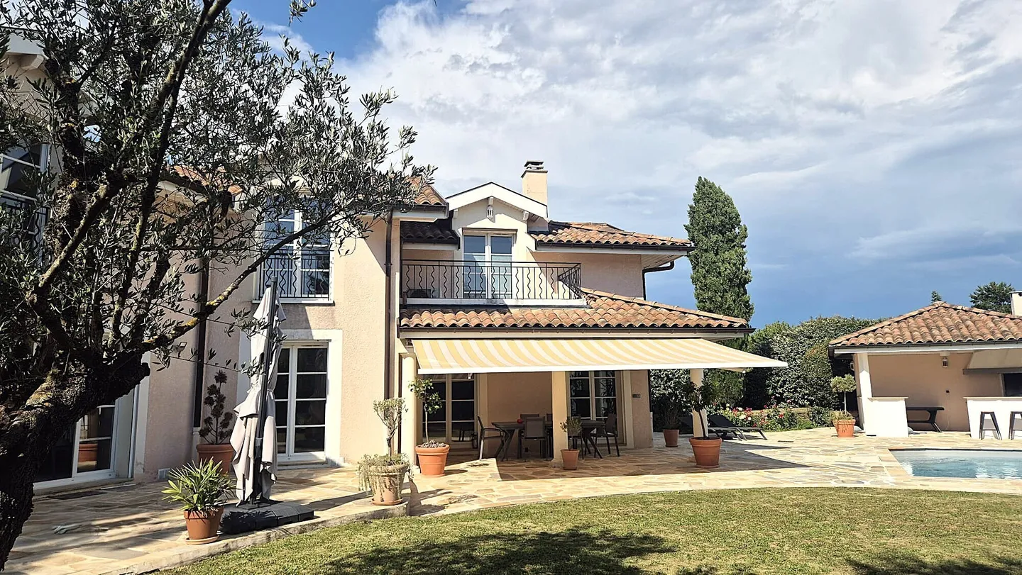 Villa exceptionnelle avec piscine - Photo 5 sur 13