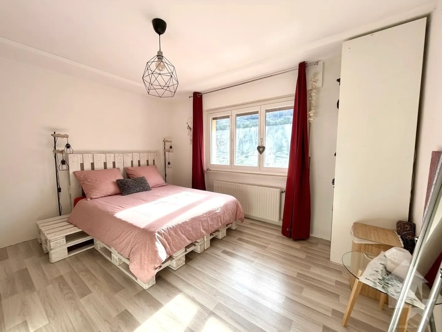Joli appartement rénové de 90 m² avec garage box et parc ! - Photo 9 sur 13