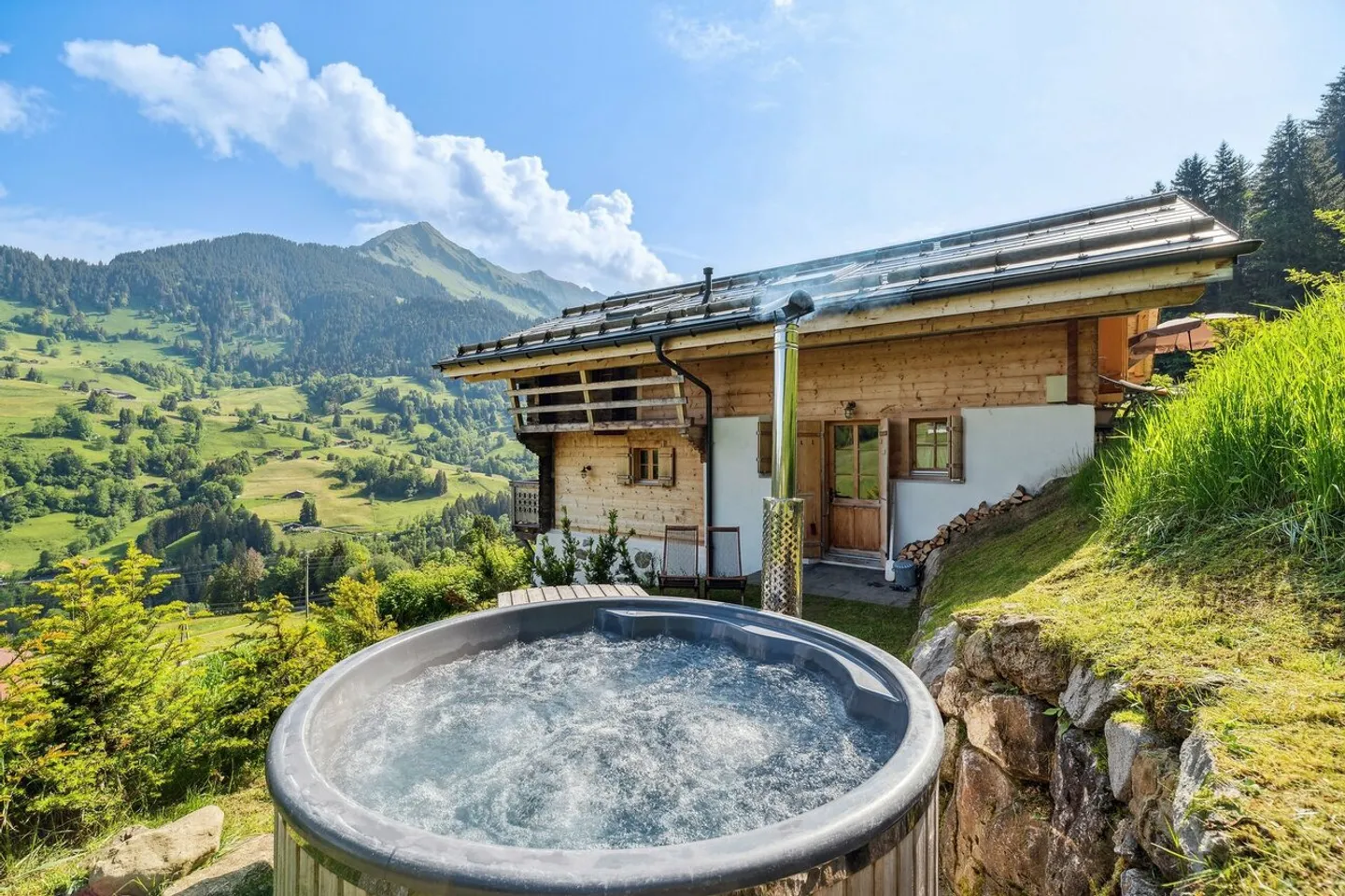 Authentisches Ormonan-Chalet, das inmitten der Natur neu erbaut wurde - Foto 1 von 13