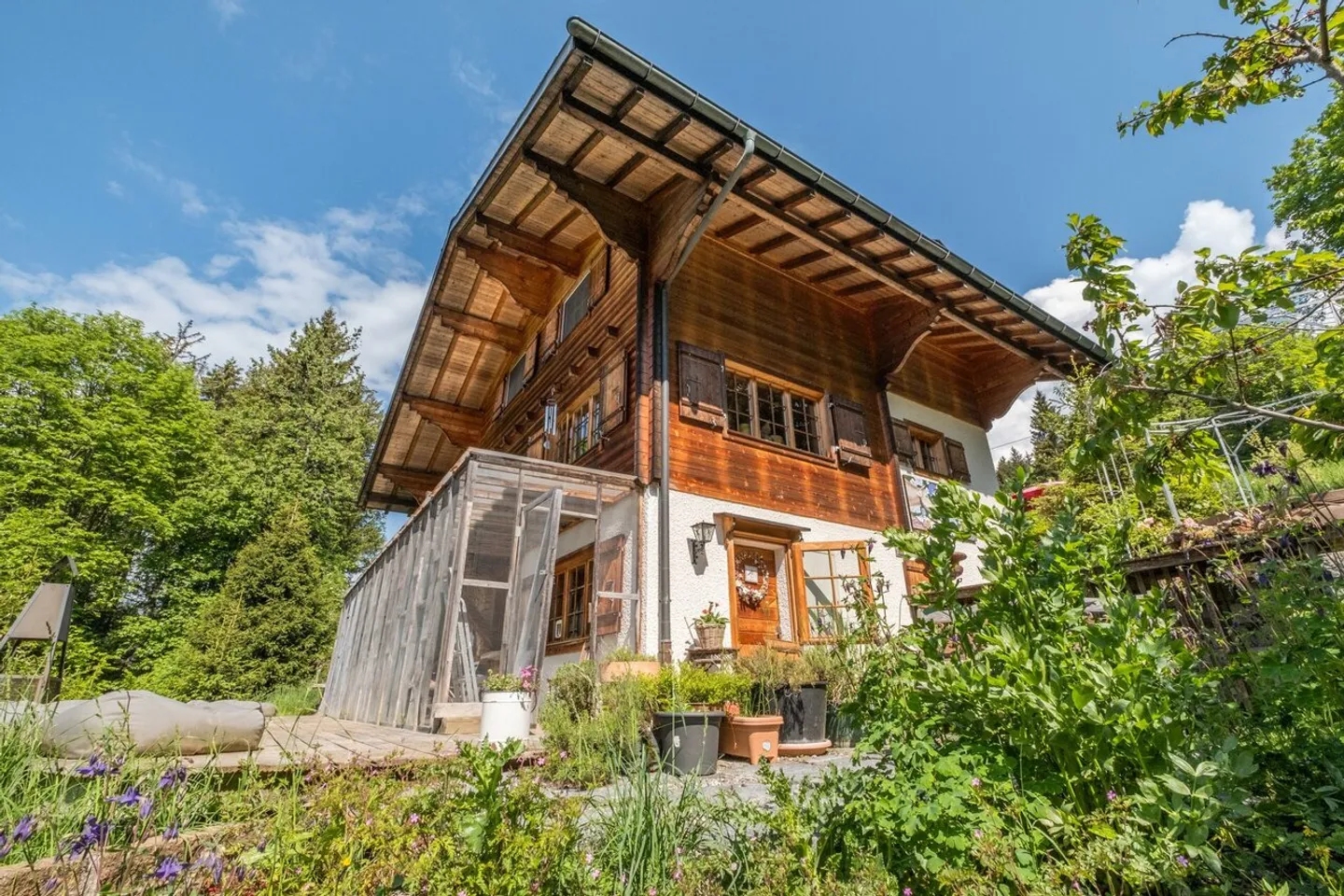 Chalet Rose : Un havre de paix verdoyant à la Barboleuse - Photo 1 sur 13