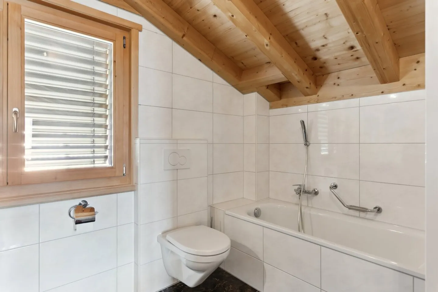 Stunning chalet with breathtaking views of the Alps - Photo 10 of 13