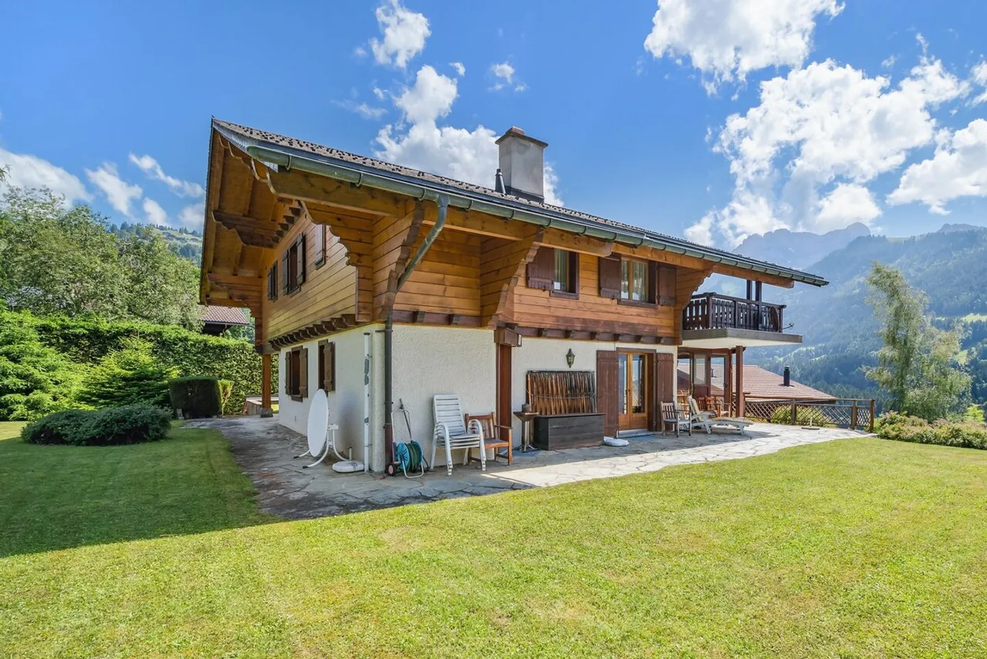 Spaziosa chalet familiare, sala biliardo, cantina, vista panoramica - Foto 1 di 13